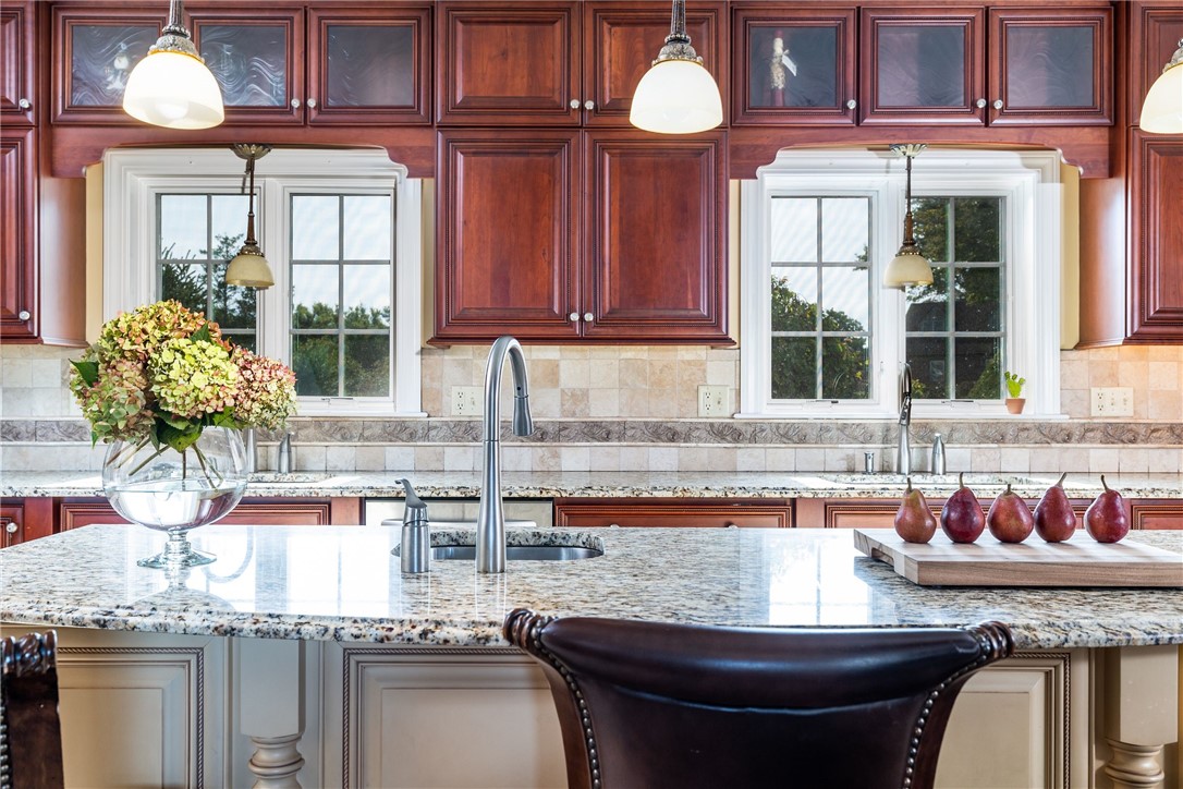 11 Ridge Road Newport, RI 02840 - Photo 13 of 38 Kitchen island with breakfast bar
