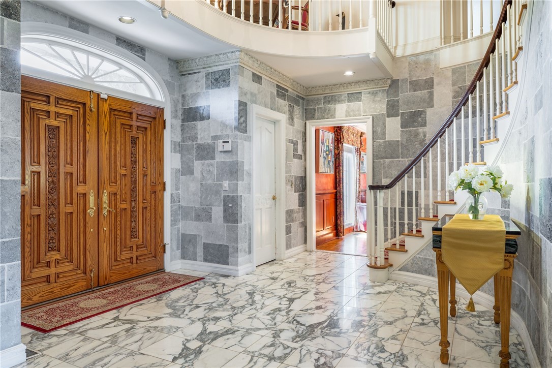 11 Ridge Road Newport, RI 02840 - Photo 22 of 38 Main foyer