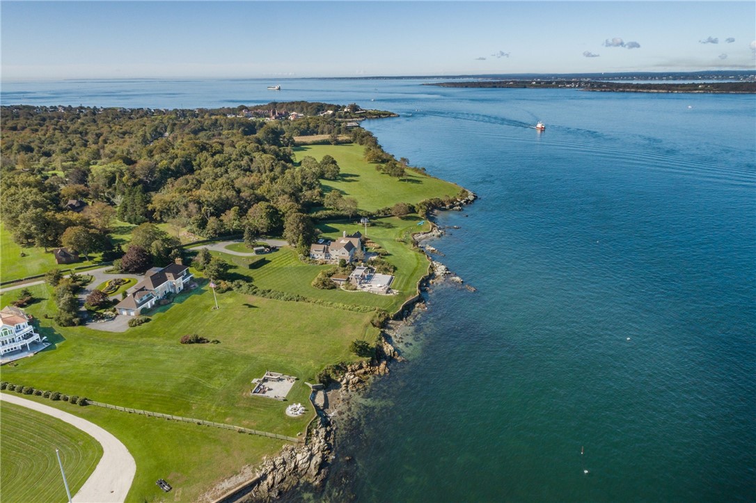 11 Ridge Road Newport, RI 02840 - Photo 35 of 38 Aerial view looing south