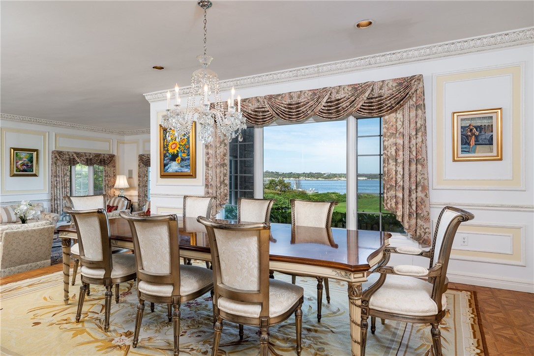 11 Ridge Road Newport, RI 02840 - Photo 9 of 38 Dining Room