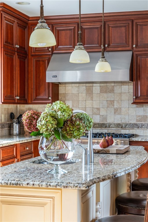 11 Ridge Road Newport, RI 02840 - Photo 10 of 38 Kitchen with Viking stove
