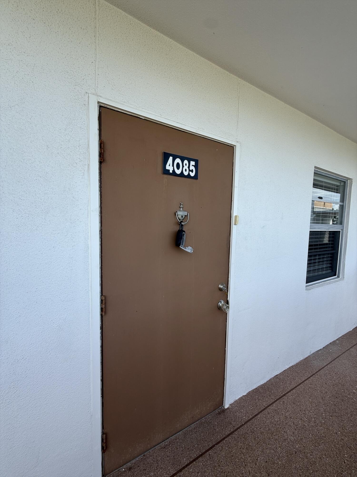 4085 Cornwall East Boca Raton, FL 33434 - Photo 2 of 15 a view of a hallway