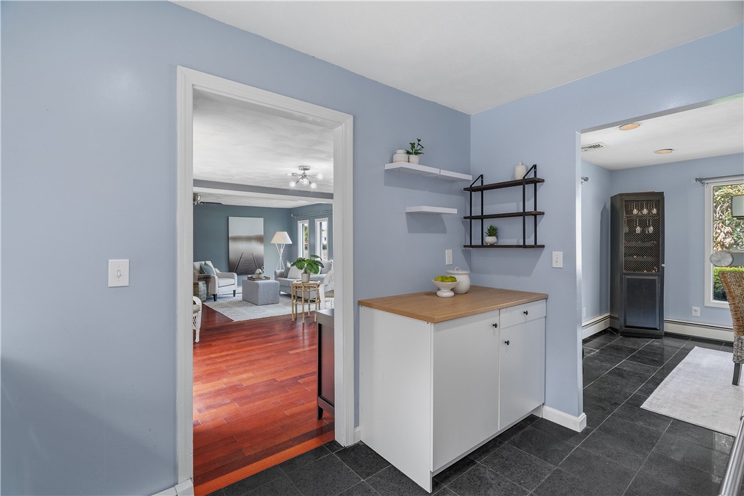 32 Ridge Road Bristol, RI 02809 - Photo 11 of 39