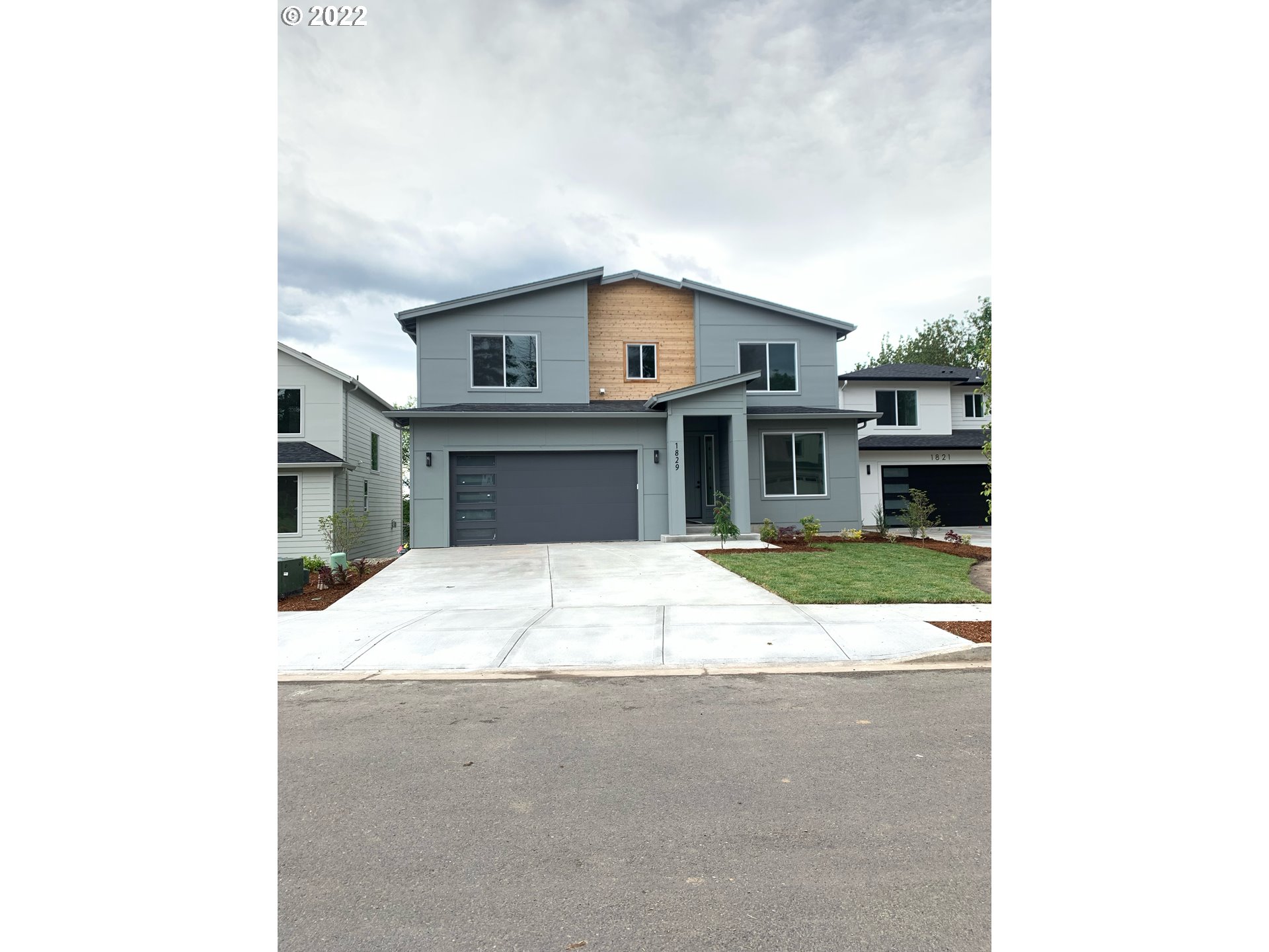 1829 North 4th Way Ridgefield, WA 98642 - Photo 1 of 17 a house view with a outdoor space