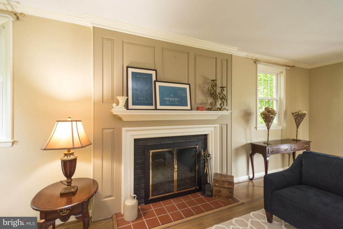 1110 Ryegate Road Baltimore, MD 21286 - Photo 5 of 30 Living Room