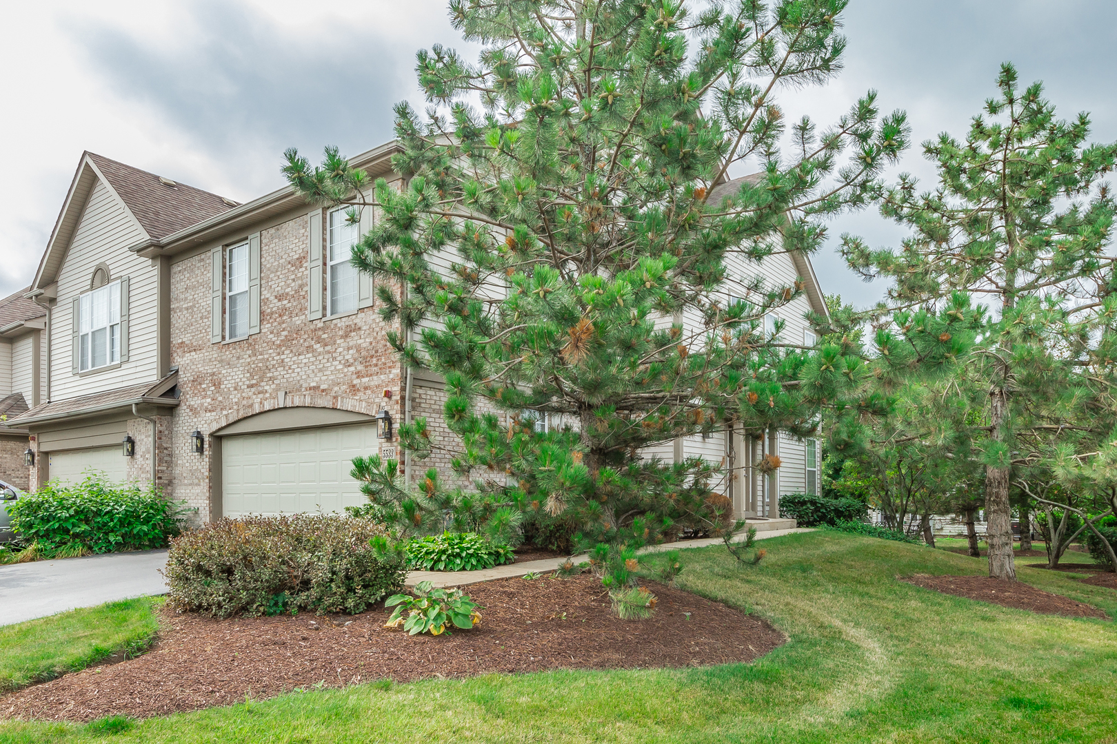 5533 McDonough Road, Unit 5533 Hoffman Estates, IL 60192 - Photo 1 of 22
