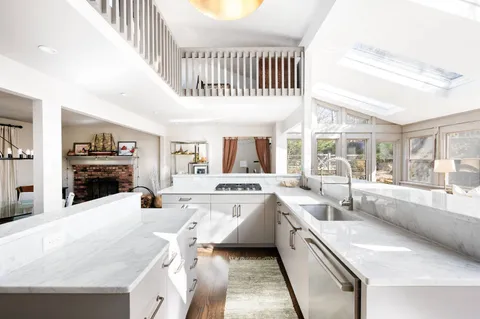 $2,995,000 | 2 Settlers Landing Lane, East Hampton, NY 11937