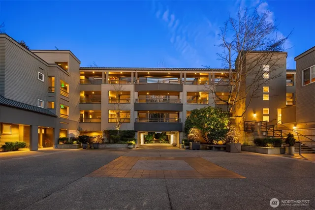 $949,998 | 501 Kirkland Avenue, Unit 1, Kirkland, WA 98033