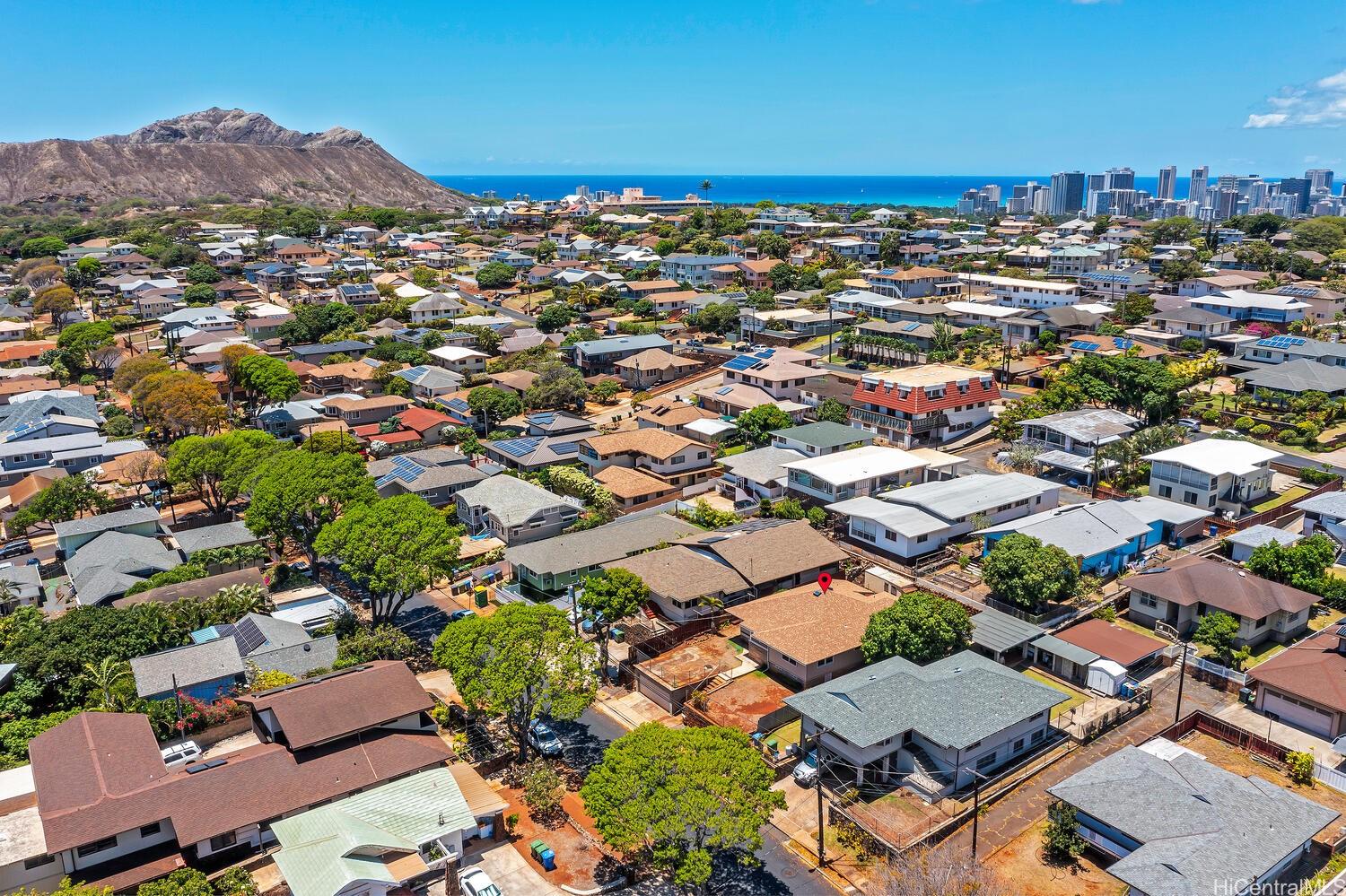 930 16th Avenue Honolulu, HI 96816 - Photo 20 of 24 an aerial view of residential houses with outdoor space