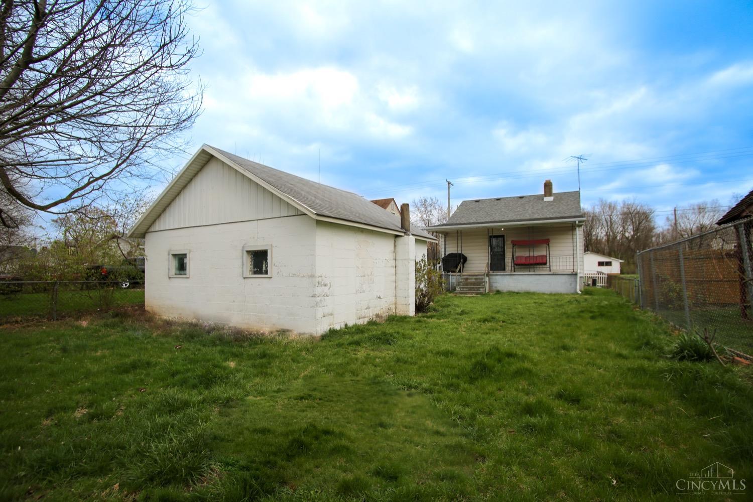 2337 Valley Pike Riverside, OH 45404 - Photo 3 of 16