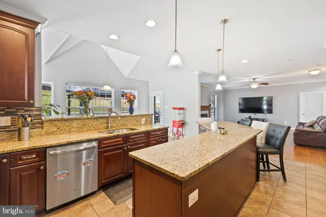 $725,000 | 6 Cedar Grove Court, Baltimore, MD 21237