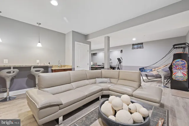 $725,000 | 6 Cedar Grove Court, Baltimore, MD 21237