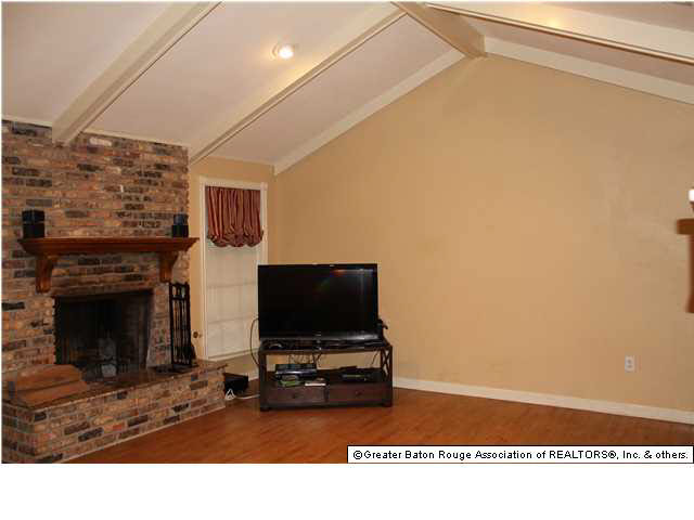 12109 Mallory Avenue Baton Rouge, LA 70816 - Photo 3 of 32