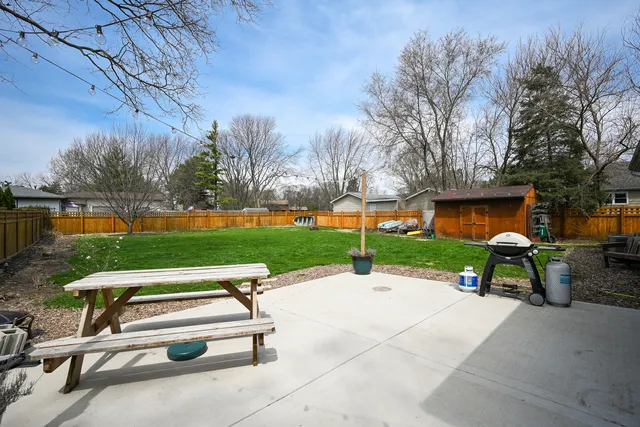 $2,350 | 23712 West Main Street, Plainfield, IL 60544