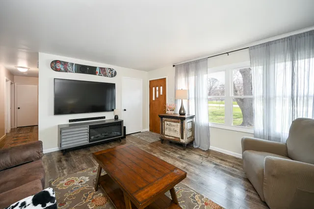 $2,350 | 23712 West Main Street, Plainfield, IL 60544