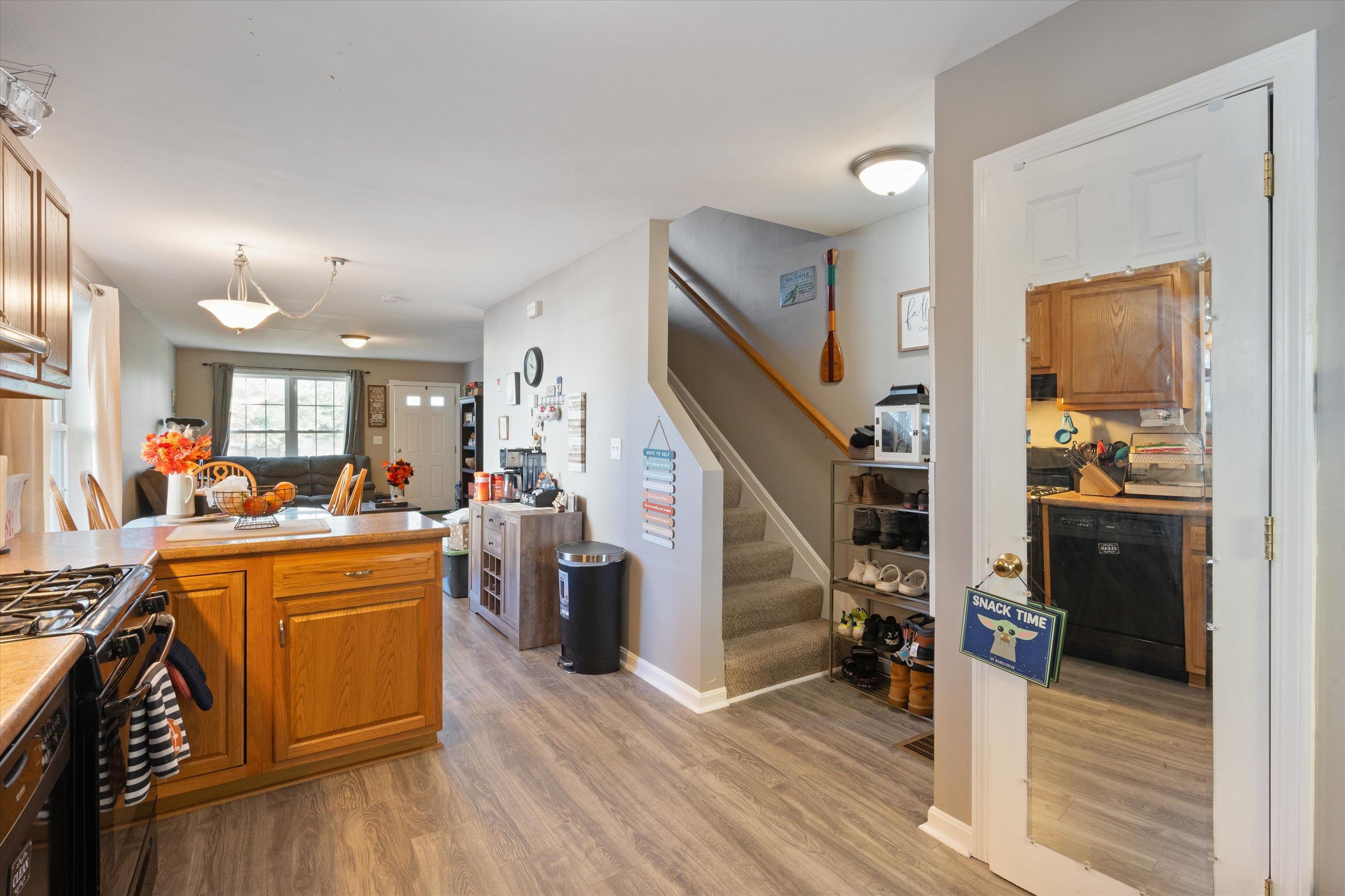 318 Mammoth Road, Unit B Manchester, NH 03103 - Photo 6 of 33