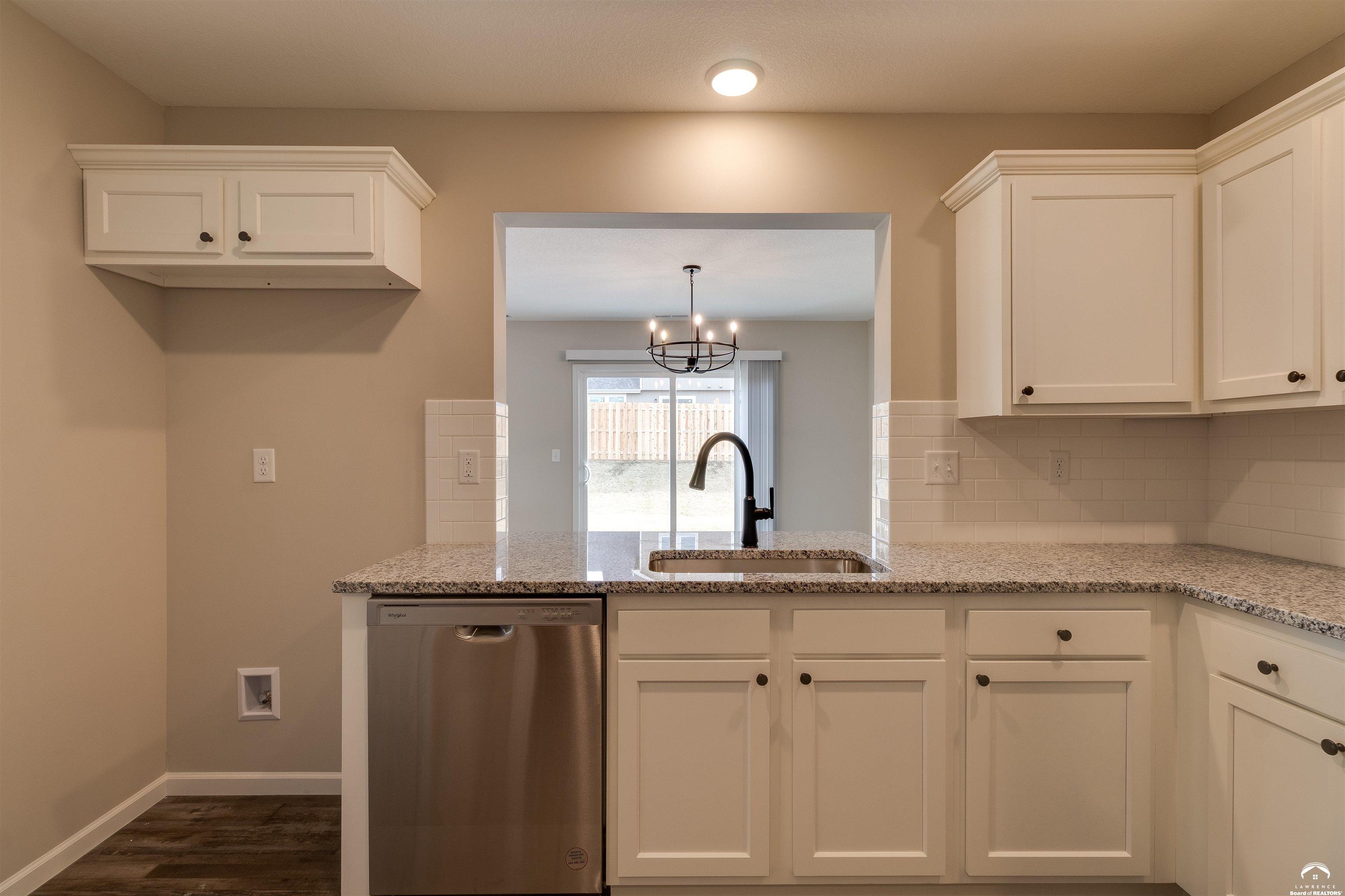 2512 Marcia Lane Lawrence, KS 66046 - Photo 12 of 25