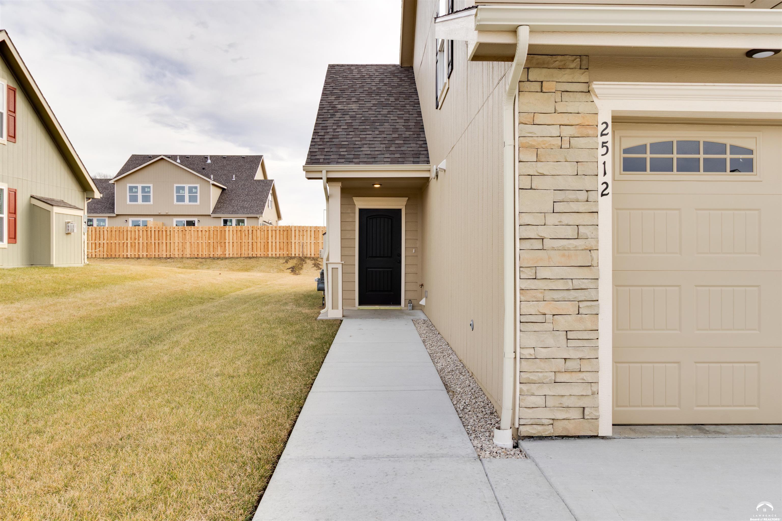 2512 Marcia Lane Lawrence, KS 66046 - Photo 2 of 25