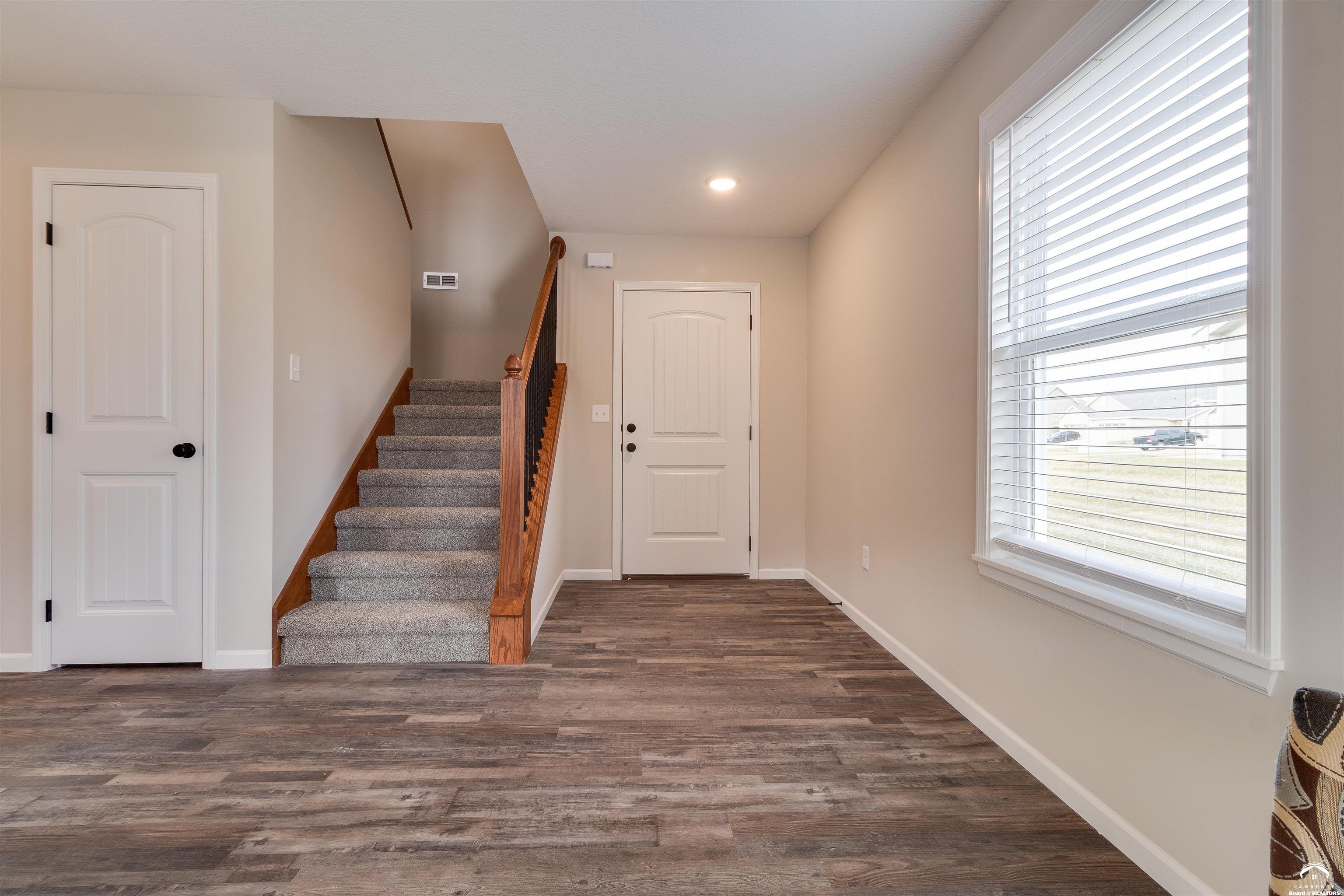 2512 Marcia Lane Lawrence, KS 66046 - Photo 3 of 25