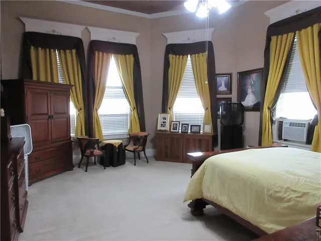 $295,000 | 201 Live Oak Street, Marlin, TX 76661