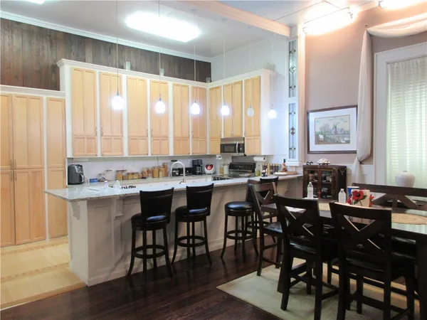 $295,000 | 201 Live Oak Street, Marlin, TX 76661