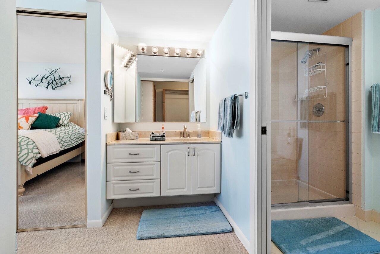 2601 Marina Isle Way, Unit 303 Jupiter, FL 33477 - Photo 19 of 36 Primary Bath