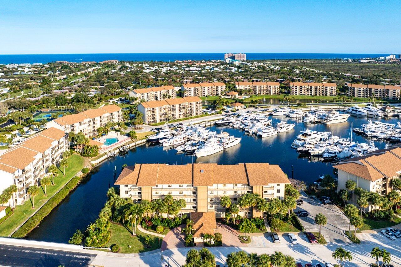 2601 Marina Isle Way, Unit 303 Jupiter, FL 33477 - Photo 27 of 36 Minutes to the Beach