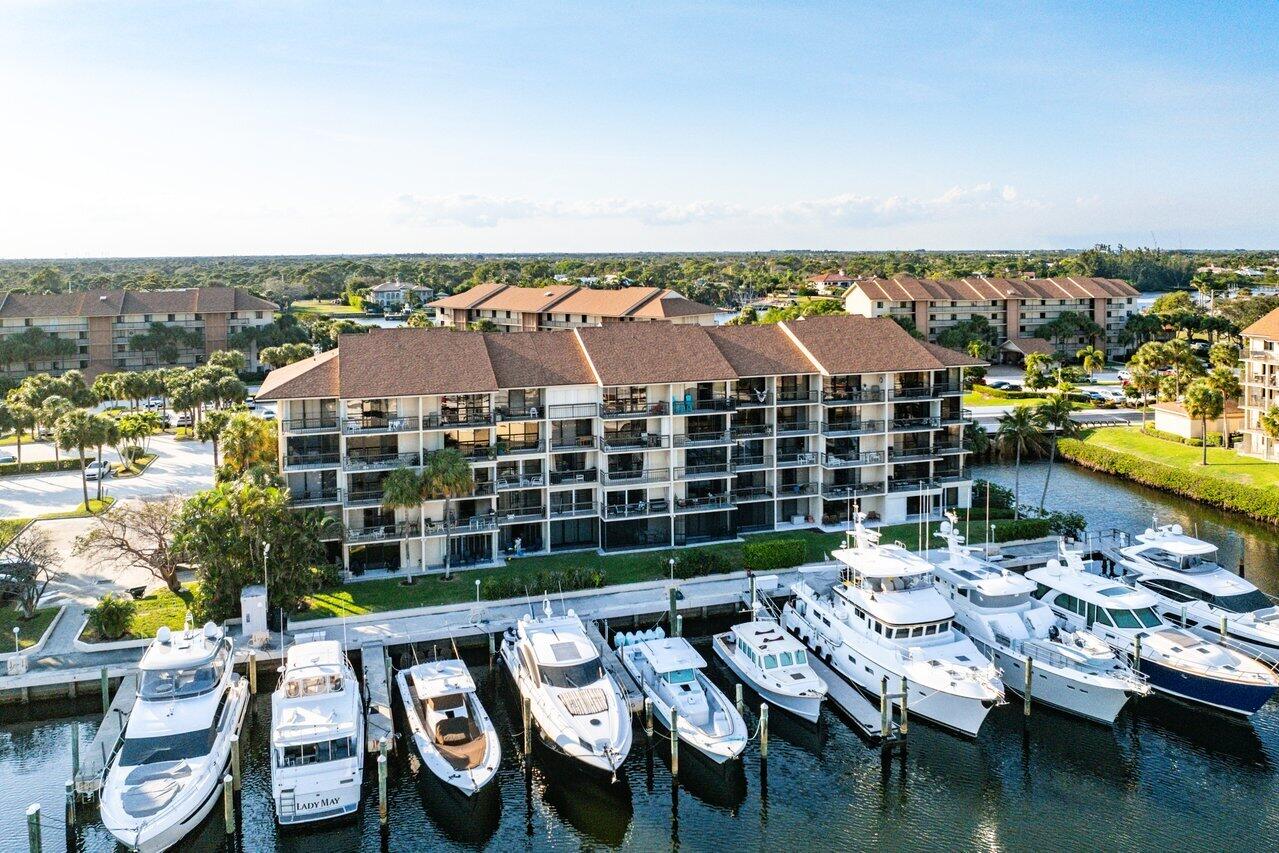 2601 Marina Isle Way, Unit 303 Jupiter, FL 33477 - Photo 32 of 36 Rear Elevation