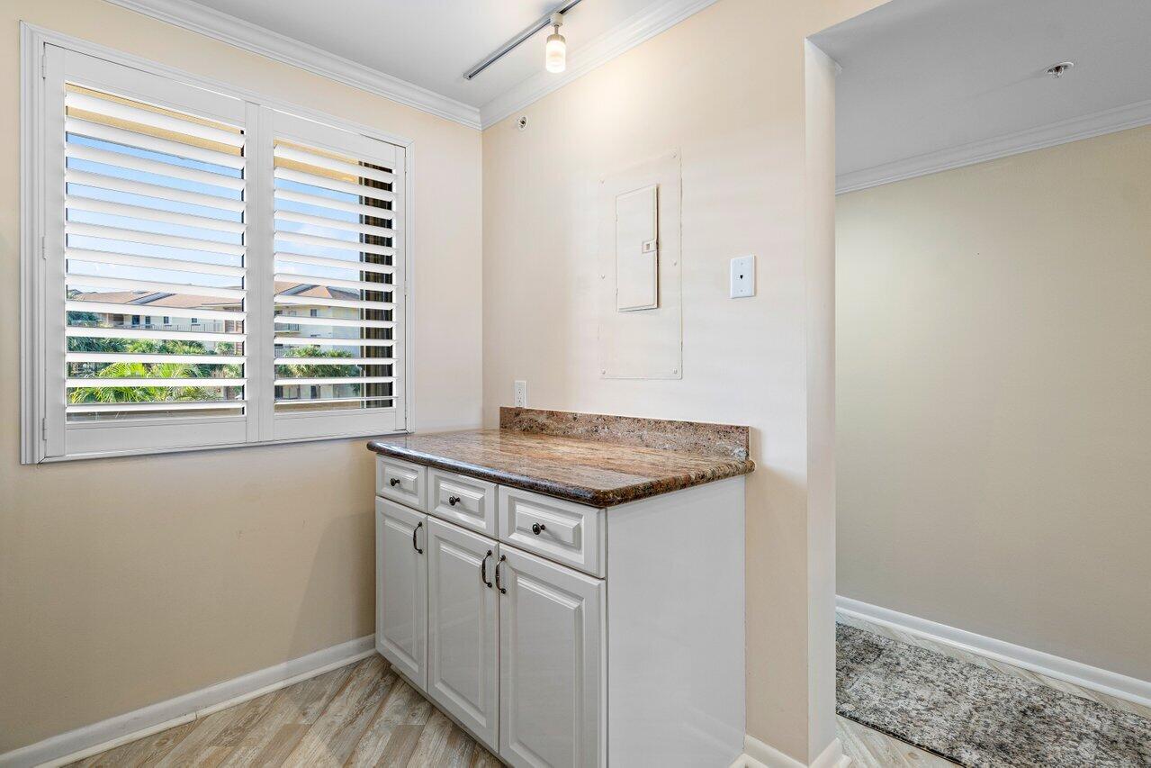 2601 Marina Isle Way, Unit 303 Jupiter, FL 33477 - Photo 7 of 36 Coffee Bar