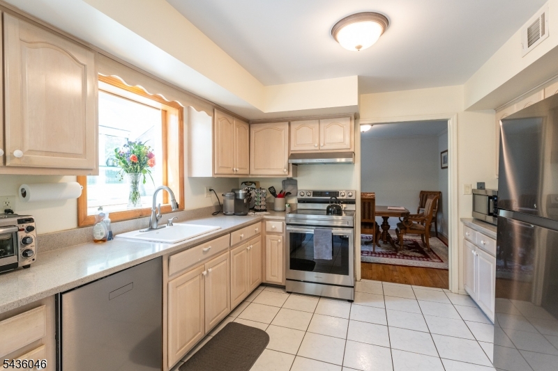 280 Farmer Road Bridgewater, NJ 08807 - Photo 7 of 27