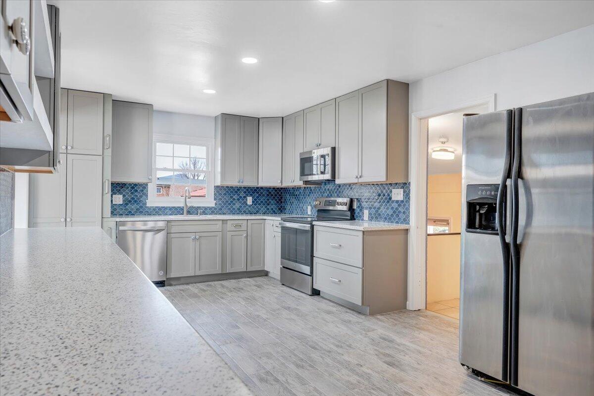 5001 Hildebrand Road Northwest Roanoke, VA 24012 - Photo 11 of 64 Kitchen2