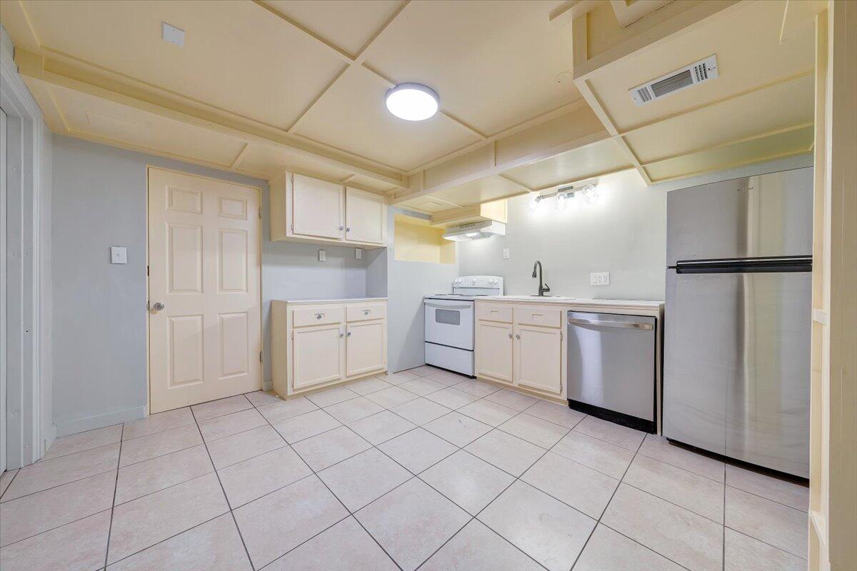 5001 Hildebrand Road Northwest Roanoke, VA 24012 - Photo 32 of 64 33-MIB09762