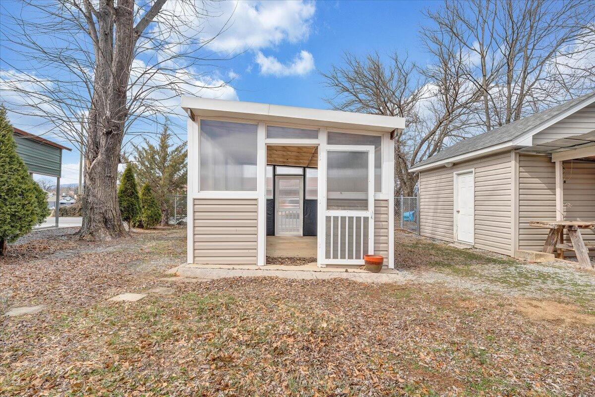 5001 Hildebrand Road Northwest Roanoke, VA 24012 - Photo 53 of 64 54-MIB09831