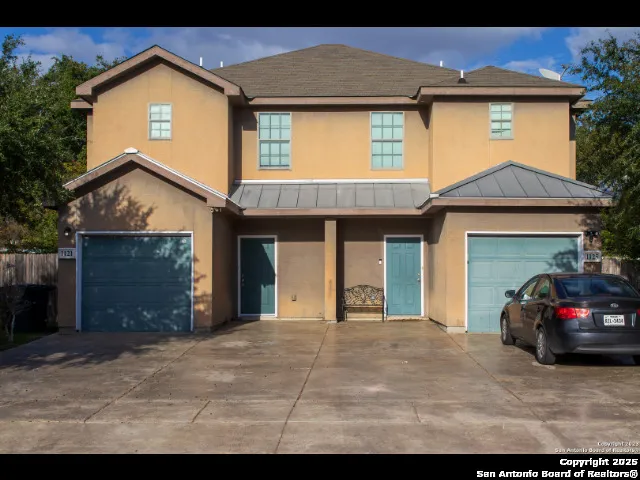 $554,900 | 1121 Brown Rock Drive, New Braunfels, TX 78130