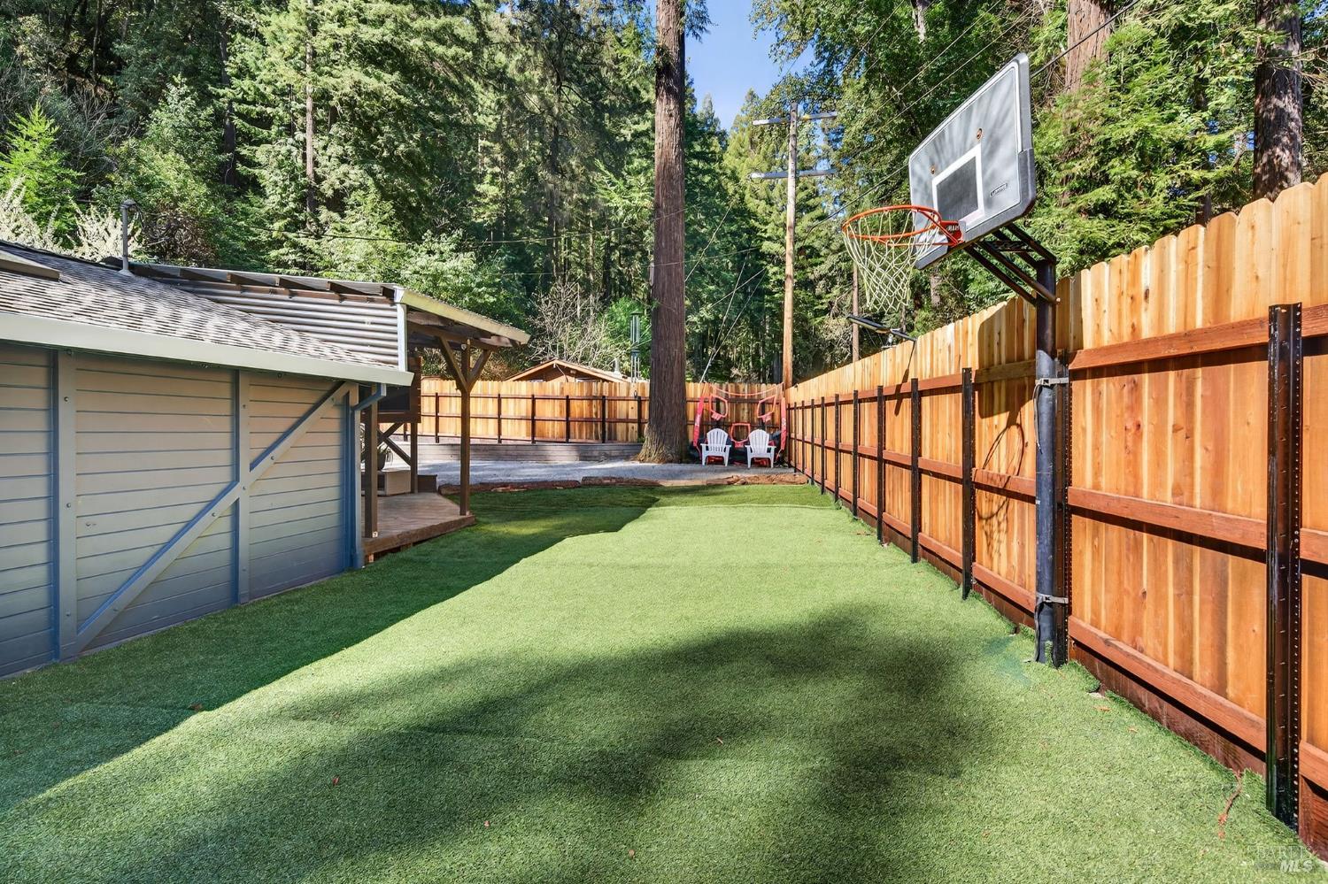 11207 Vellutini Road Forestville, CA 95436 - Photo 29 of 41