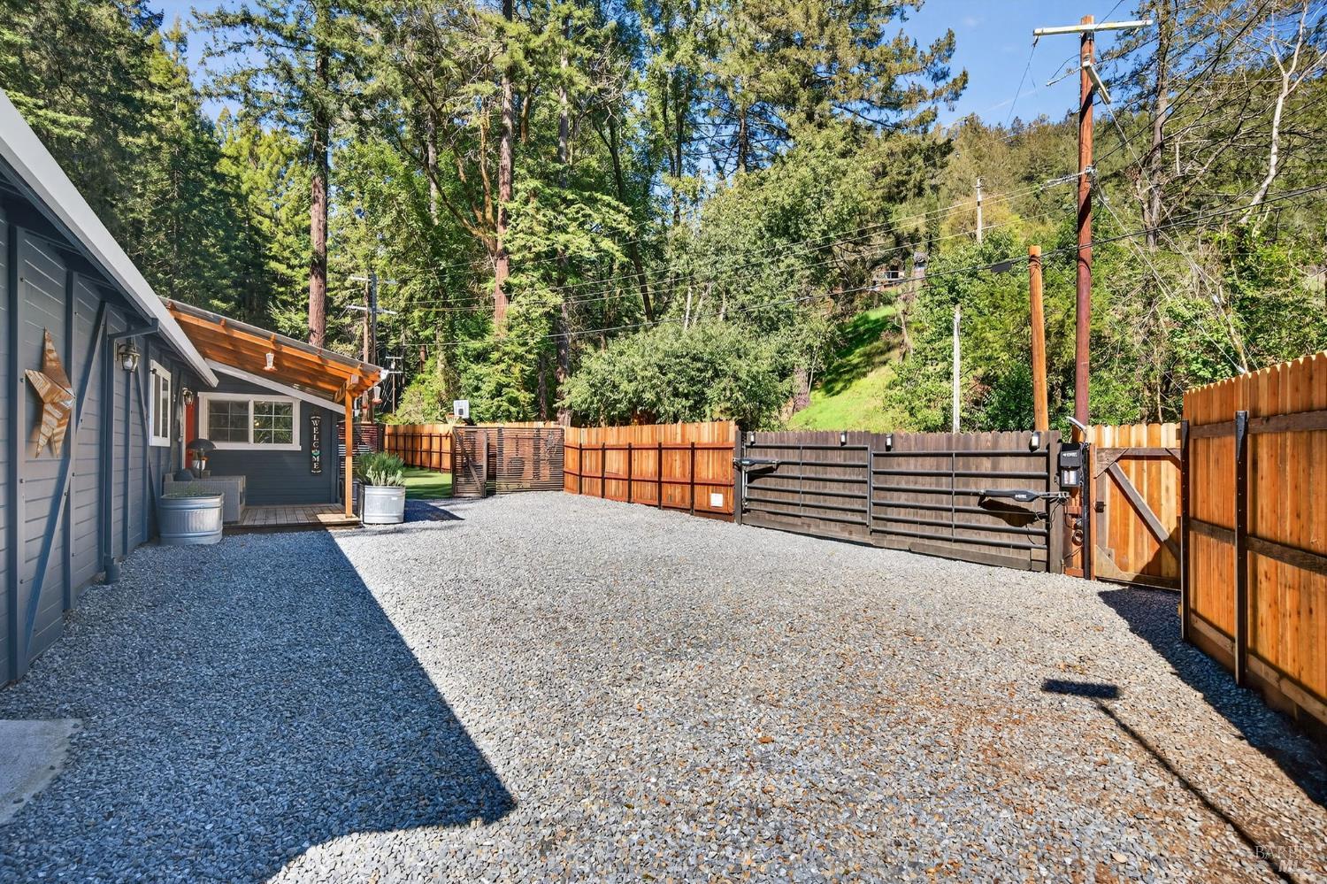 11207 Vellutini Road Forestville, CA 95436 - Photo 36 of 41