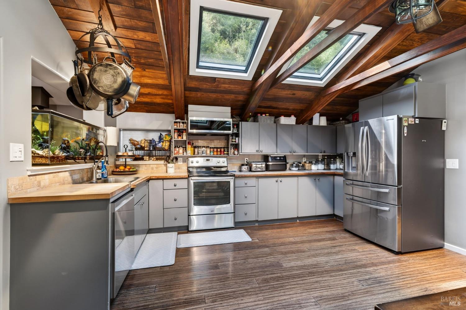 11207 Vellutini Road Forestville, CA 95436 - Photo 4 of 41