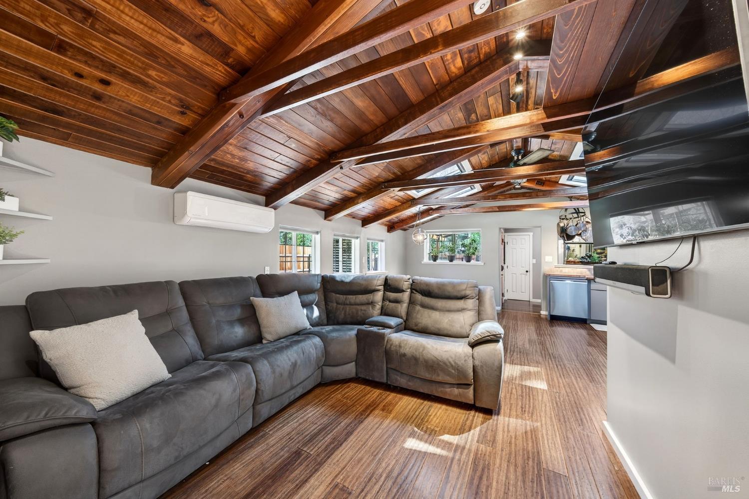 11207 Vellutini Road Forestville, CA 95436 - Photo 6 of 41