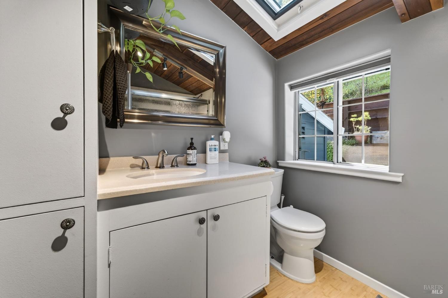 11207 Vellutini Road Forestville, CA 95436 - Photo 8 of 41