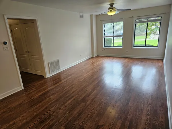 $2,500 | 10723 5th Ave Cutoff, Unit 103, Countryside, IL 60525