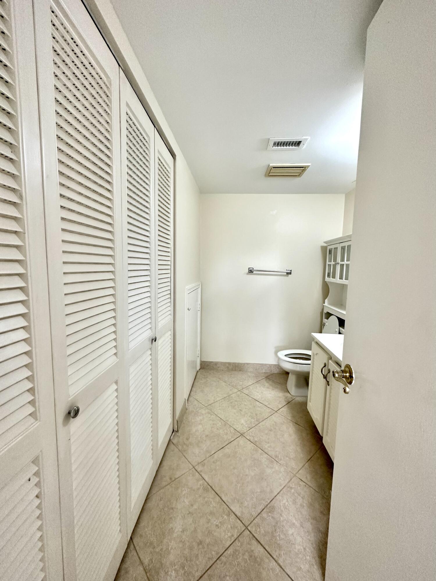 110 North Delaware Boulevard, Unit 11D Jupiter, FL 33458 - Photo 16 of 29 8D5DA861-AD51-4220-84C8-DE7B45DEB134