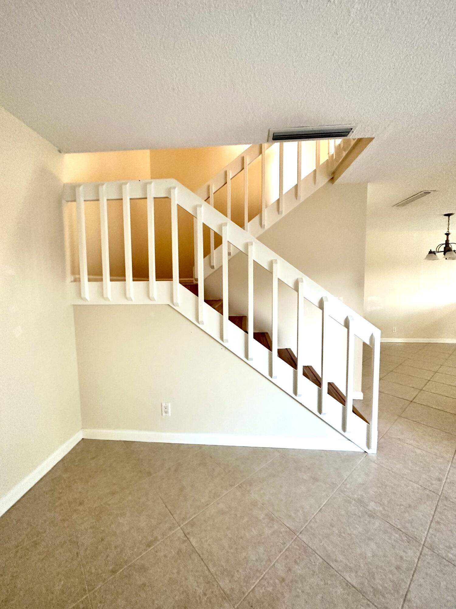 110 North Delaware Boulevard, Unit 11D Jupiter, FL 33458 - Photo 18 of 29 1FCAFE53-EF81-4FE6-8B42-8EB5C4C66E23