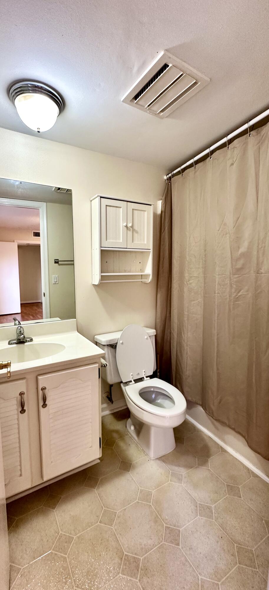 110 North Delaware Boulevard, Unit 11D Jupiter, FL 33458 - Photo 21 of 29 A6991AE5-2A46-4F99-A9DA-B2D0B4A5E4B5