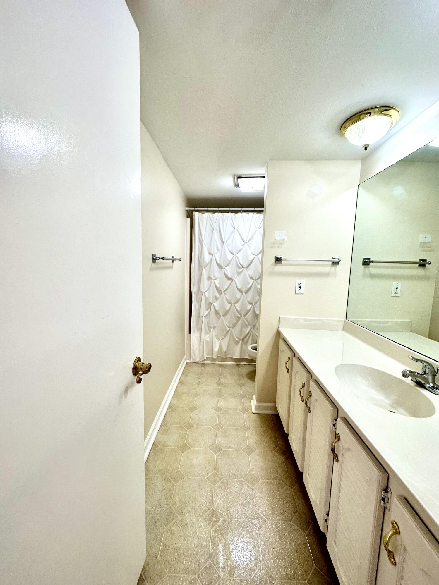 110 North Delaware Boulevard, Unit 11D Jupiter, FL 33458 - Photo 24 of 29 020646D3-C364-4D72-9E05-9248D9B1EEE4