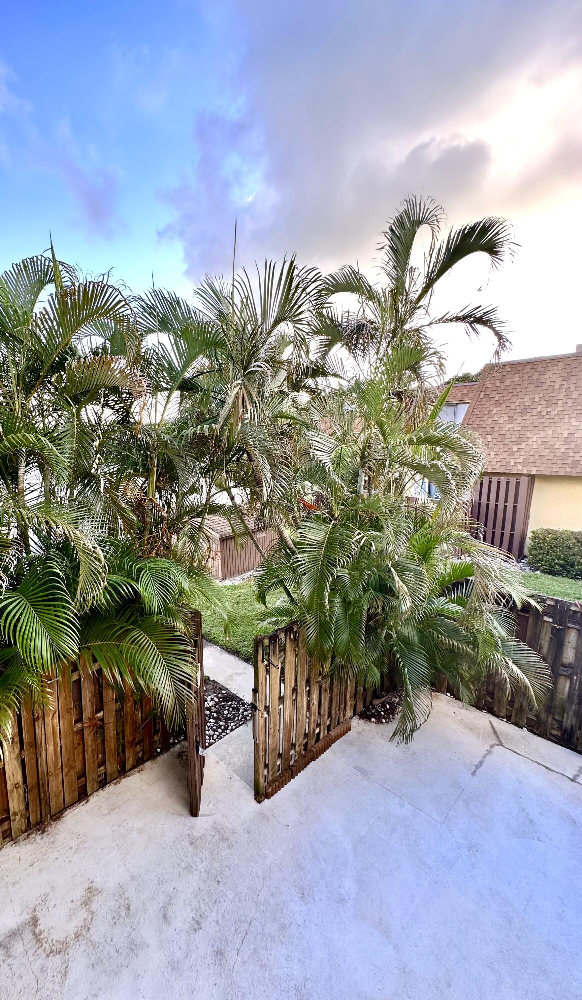 110 North Delaware Boulevard, Unit 11D Jupiter, FL 33458 - Photo 27 of 29 5FB88737-591F-476A-B5DB-1931EDC1E100
