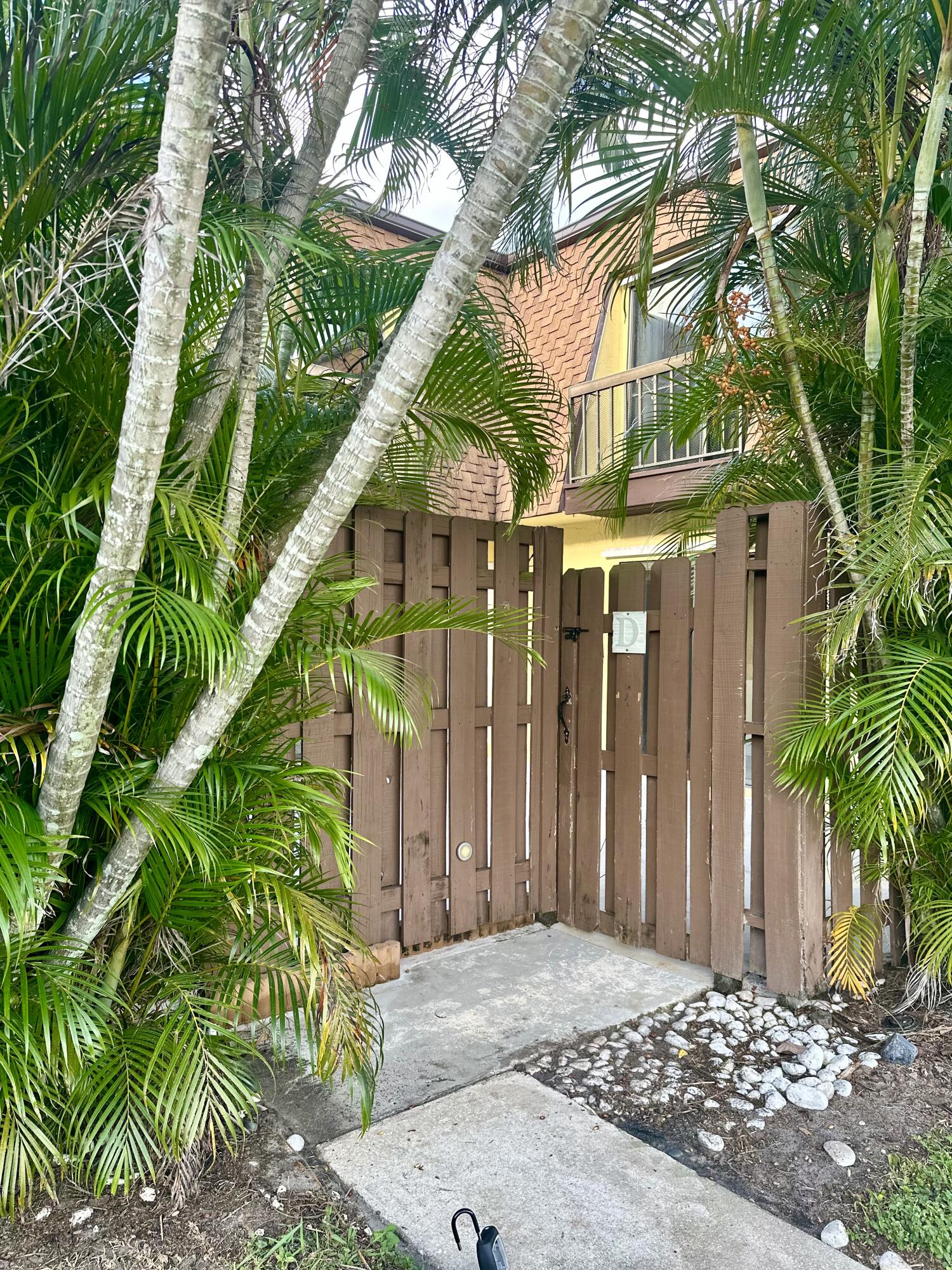 110 North Delaware Boulevard, Unit 11D Jupiter, FL 33458 - Photo 3 of 29 442CCB93-CC2C-4611-AC71-931A2D24B3EC