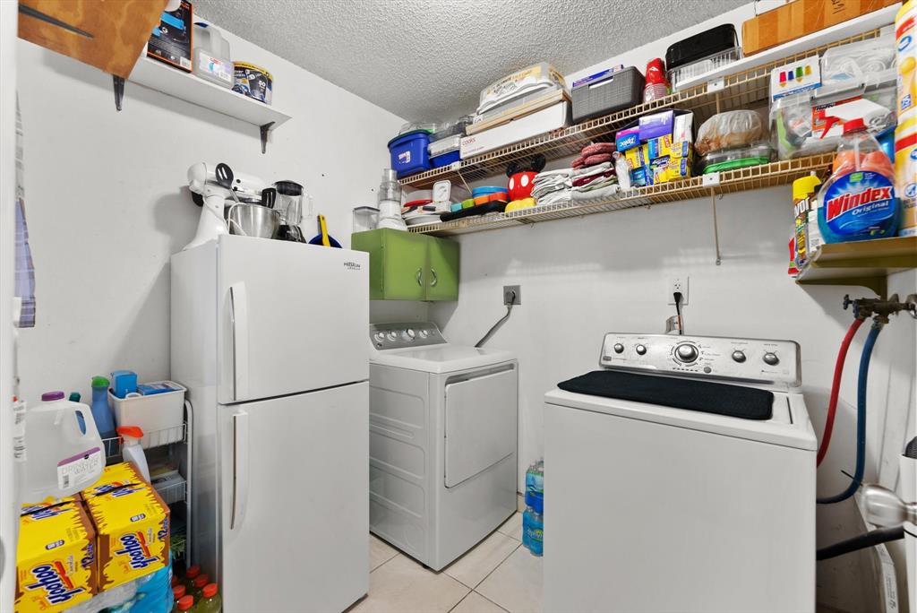 3320 Simms Street, Unit 11C Hollywood, FL 33021 - Photo 18 of 37