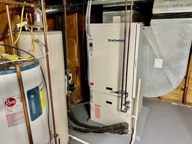 1515 6 Points Road Bloomington, IL 61701 - Photo 21 of 29 a bathroom with a tub and shower