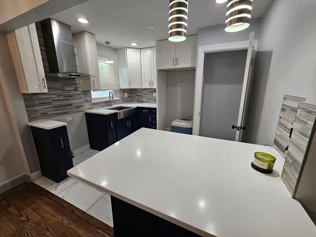 $3,650 | 5249 North Osceola Avenue, Chicago, IL 60656