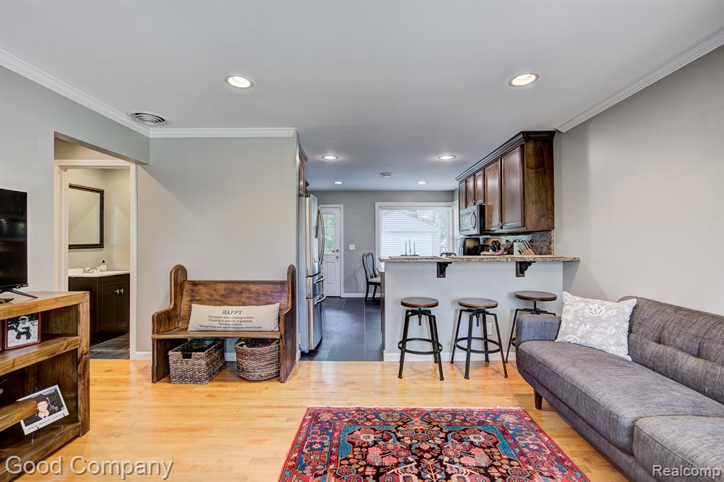 15925 West 14 Mile Road Franklin, MI 48025 - Photo 5 of 29